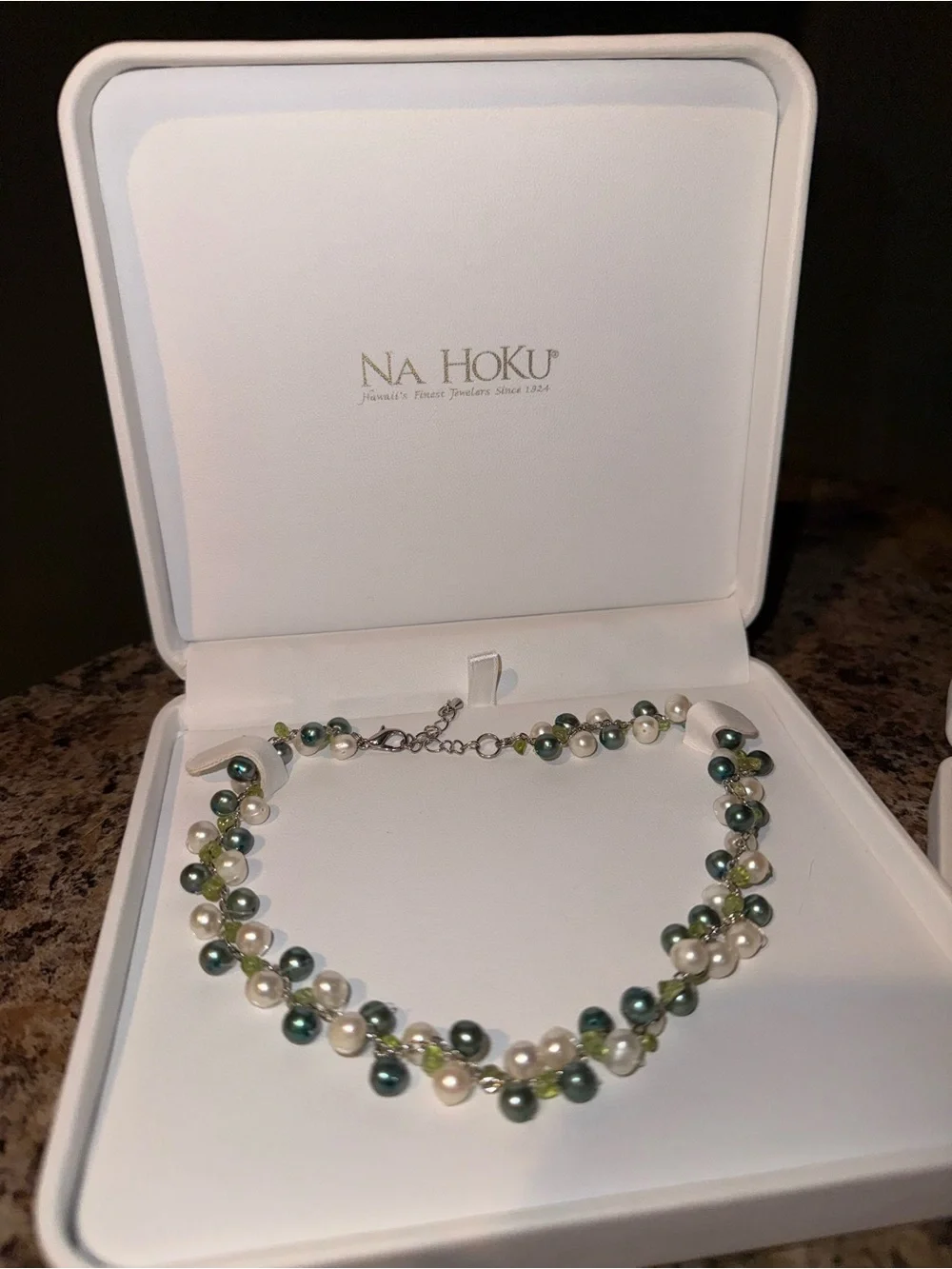 Na Hoku Multi-Tone Green Pearl Necklace and Bracelet Set with Silver Accents